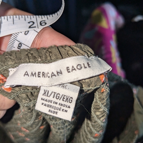 American Eagle Short floral romper forest green color size XL - Picture 6 of 8